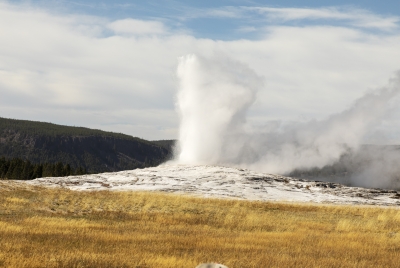 Old Faithful Geyser Yellowstone 2024